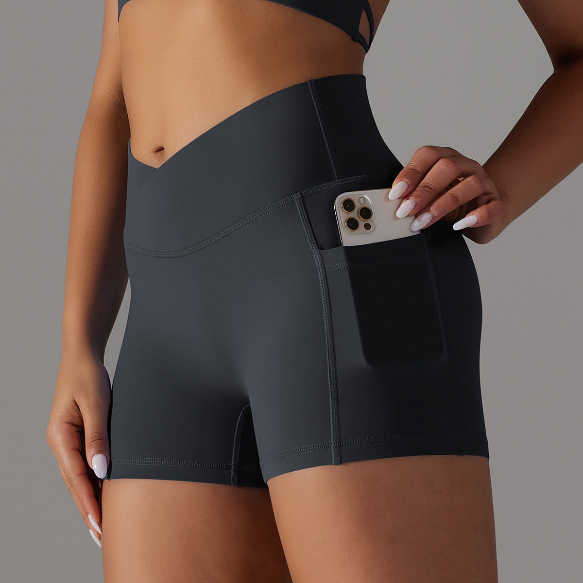 Yoga Shorts with Phone Pocket Design Fitness Sports Pants